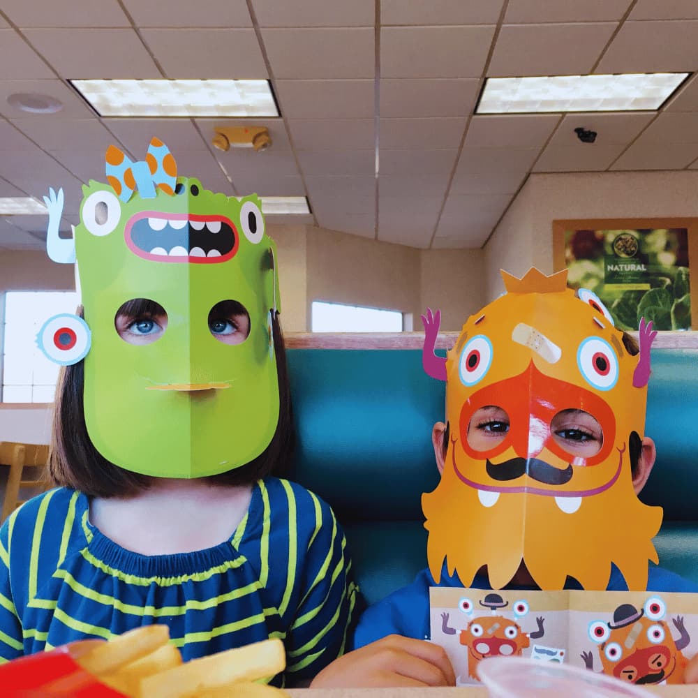 4 à 7 ans - Qui se cache derrière le masque ?